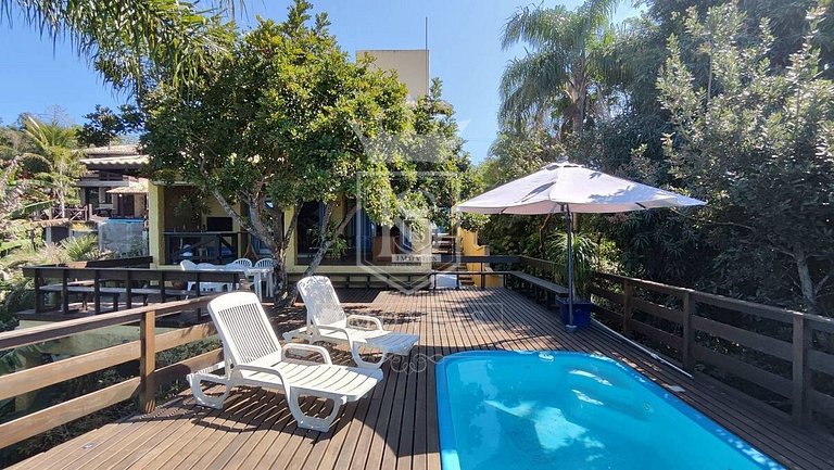 A90 - Casa com piscina e linda vista - centro de Bombinhas -