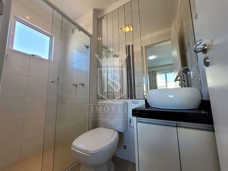 A133- Excelente apartamento com 3 dormitórios na praia de Bo