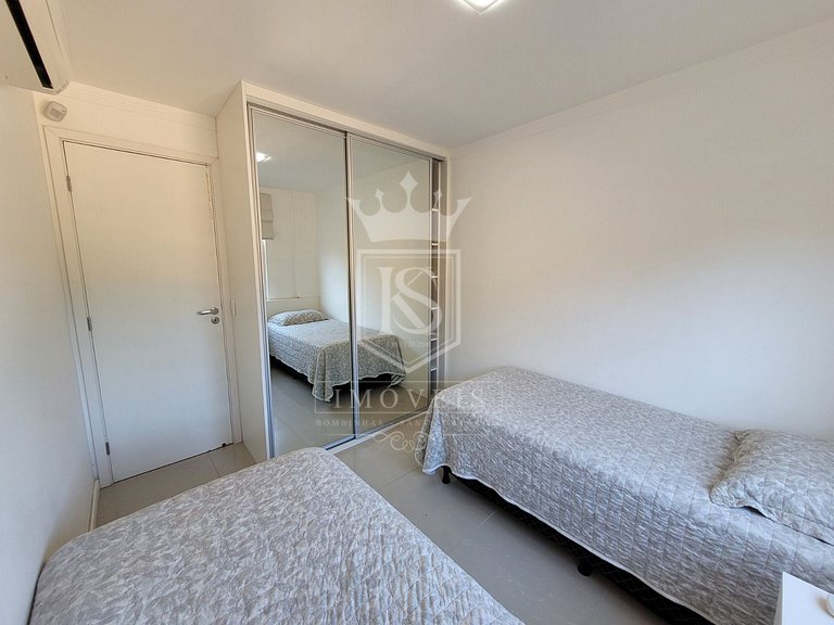 A133- Excelente apartamento com 3 dormitórios na praia de Bo