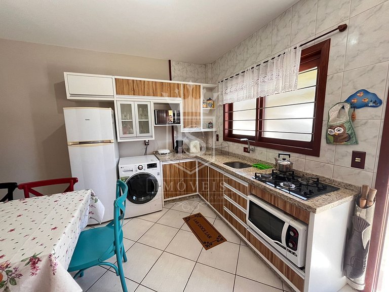 A108- Apartamento em 4 ILHAS a menos de 30 metros do mar!