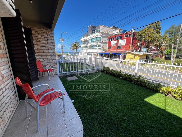 A108- Apartamento em 4 ILHAS a menos de 30 metros do mar!