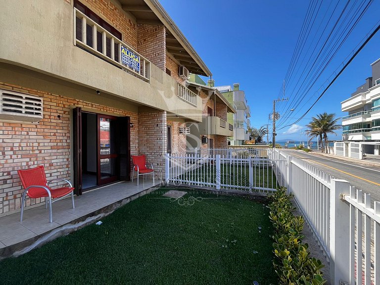 A108- Apartamento em 4 ILHAS a menos de 30 metros do mar!