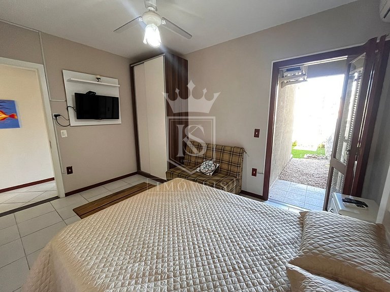 A108- Apartamento em 4 ILHAS a menos de 30 metros do mar!