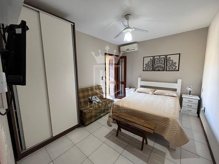 A108- Apartamento em 4 ILHAS a menos de 30 metros do mar!