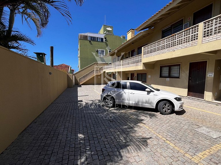 A108- Apartamento em 4 ILHAS a menos de 30 metros do mar!