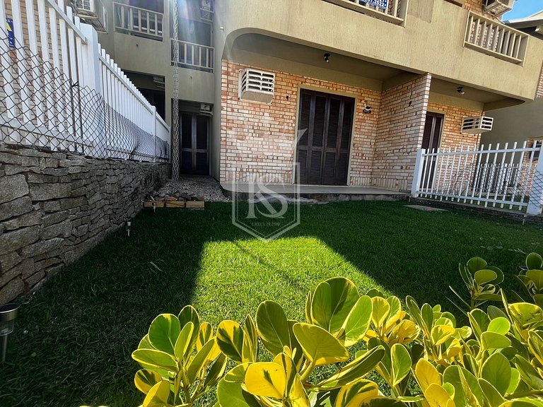 A108- Apartamento em 4 ILHAS a menos de 30 metros do mar!