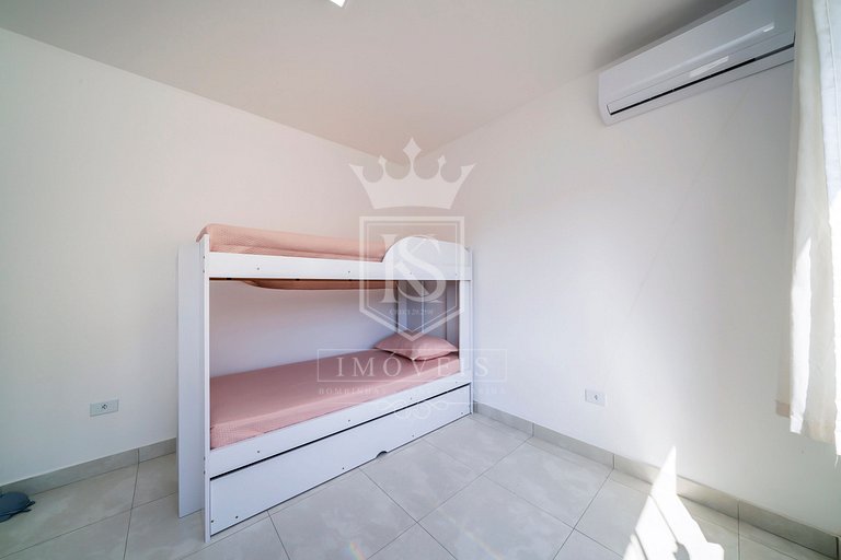 A106 - Apartamento de 02 dormitórios próximo à praia de 4 Il