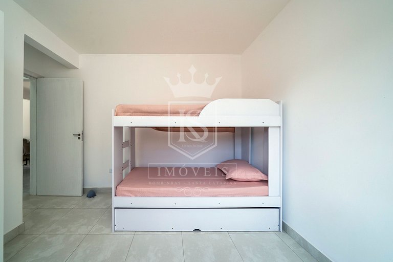 A106 - Apartamento de 02 dormitórios próximo à praia de 4 Il