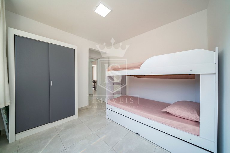 A106 - Apartamento de 02 dormitórios próximo à praia de 4 Il