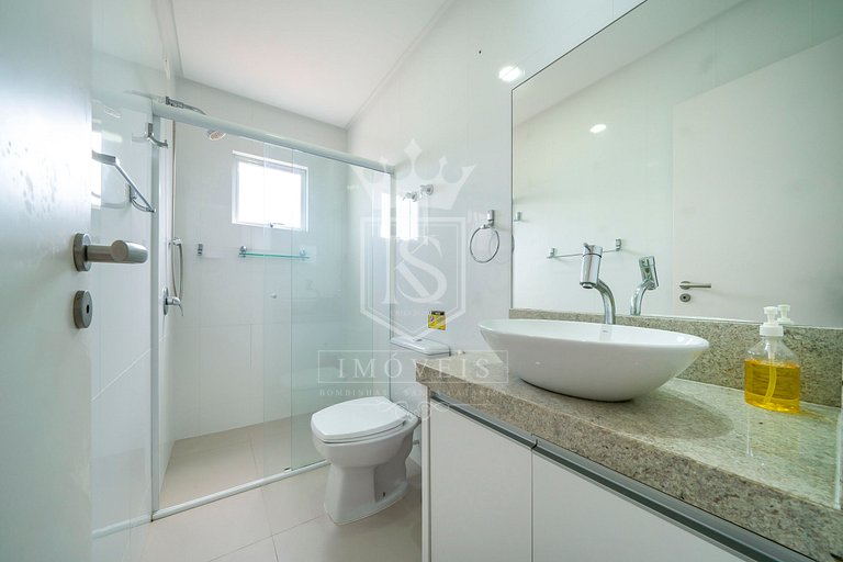 A42 - Águas Azuis - Apto 402 bl 02 - Apartamento 03 suítes c