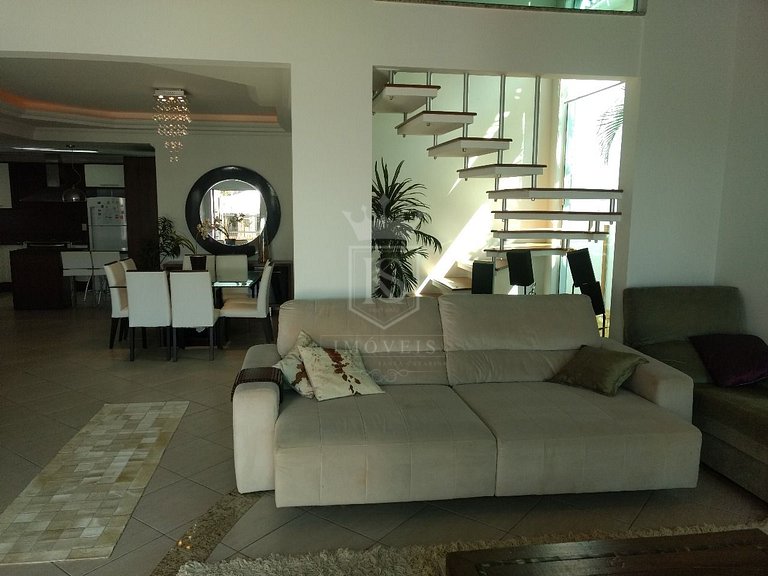 A114 - Linda casa 4 suítes - Canto Grande com PISCINA