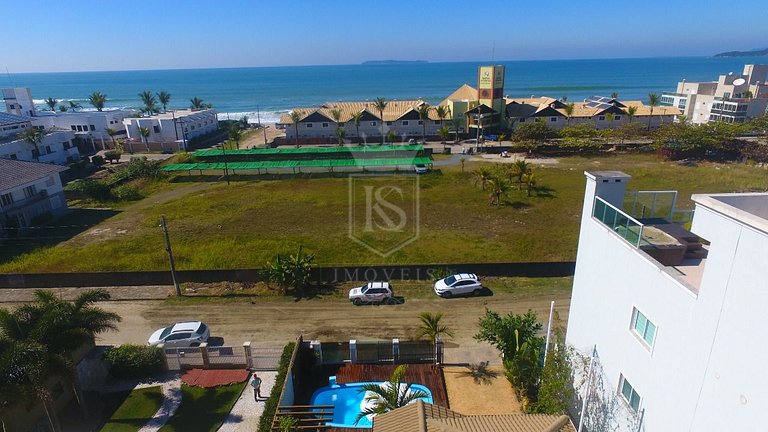 A114 - Linda casa 4 suítes - Canto Grande com PISCINA