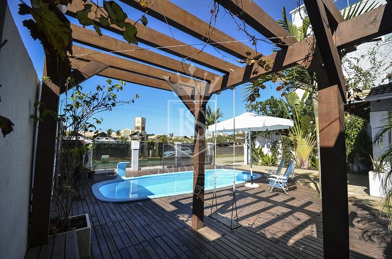 A114- Linda casa 4 suítes em Canto grande com PISCINA!