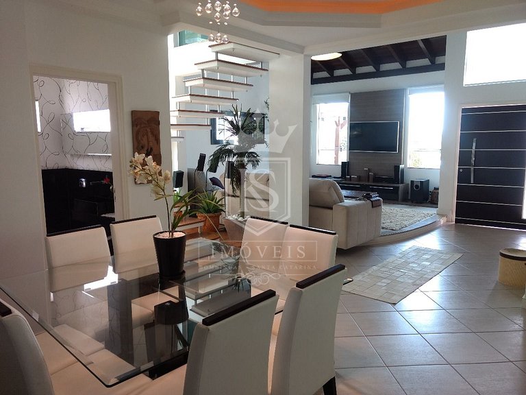 A114- Linda casa 4 suítes em Canto grande com PISCINA!