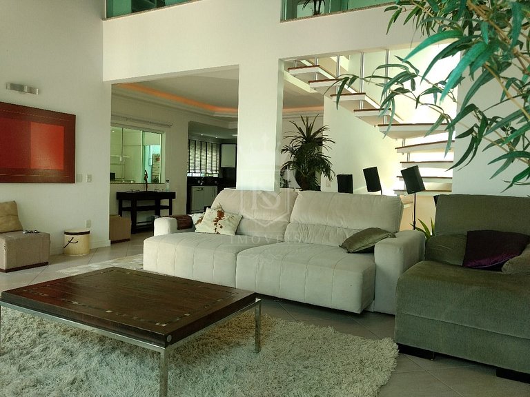 A114 - Linda casa 4 suítes - Canto Grande com PISCINA