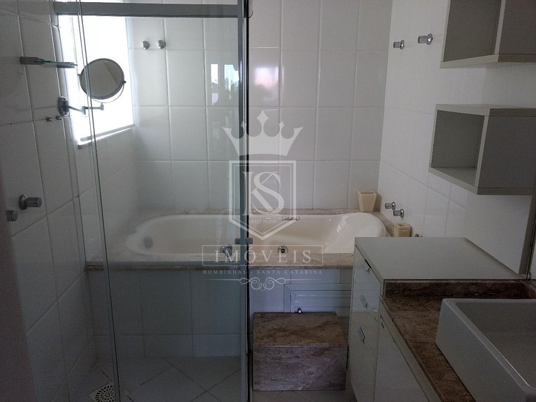 A114- Linda casa 4 suítes em Canto grande com PISCINA!