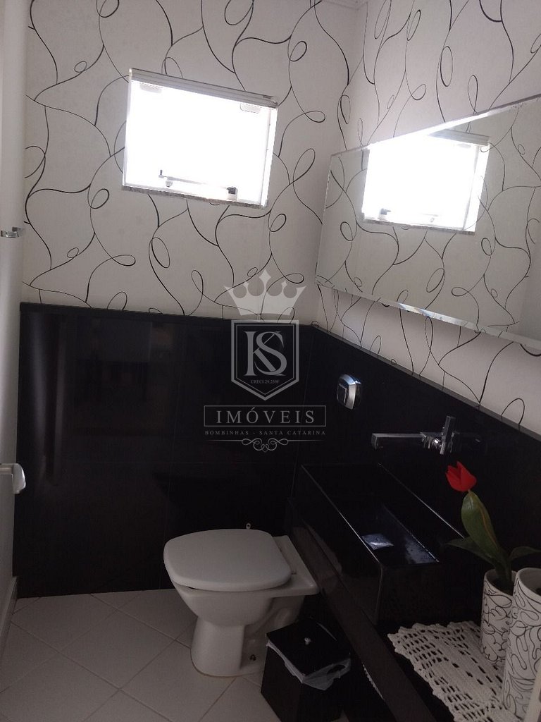 A114- Linda casa 4 suítes em Canto grande com PISCINA!