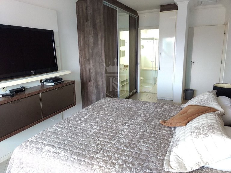 A114 - Linda casa 4 suítes - Canto Grande com PISCINA