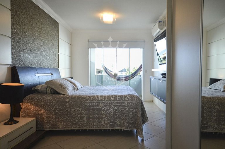 A114- Linda casa 4 suítes em Canto grande com PISCINA!