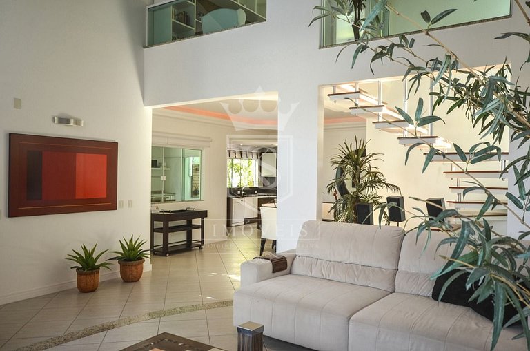 A114- Linda casa 4 suítes em Canto grande com PISCINA!