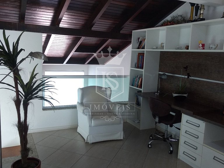 A114- Linda casa 4 suítes em Canto grande com PISCINA!
