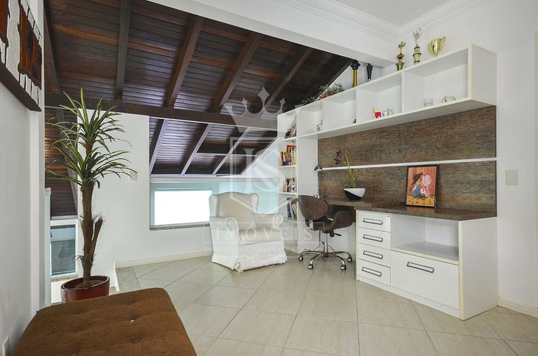 A114- Linda casa 4 suítes em Canto grande com PISCINA!