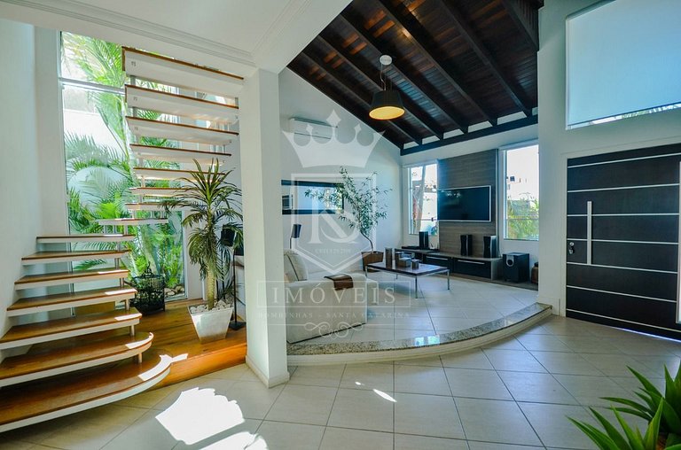 A114- Linda casa 4 suítes em Canto grande com PISCINA!