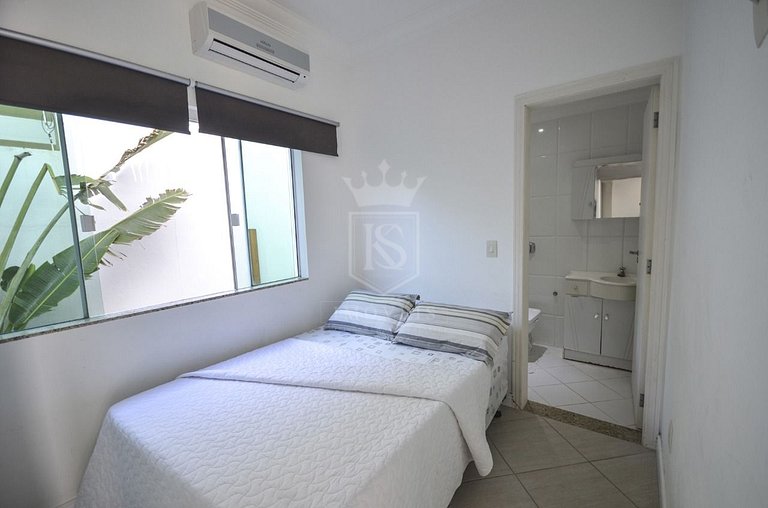 A114 - Linda casa 4 suítes - Canto Grande com PISCINA