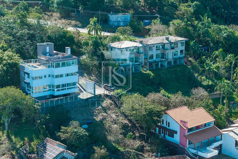 A80 - Casa com saída para o mar em Zimbros