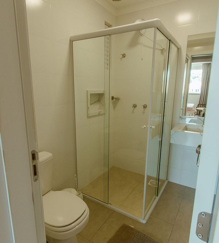 A128 - Vila Piana. Apartamento com jacuzzi no centro de Bomb