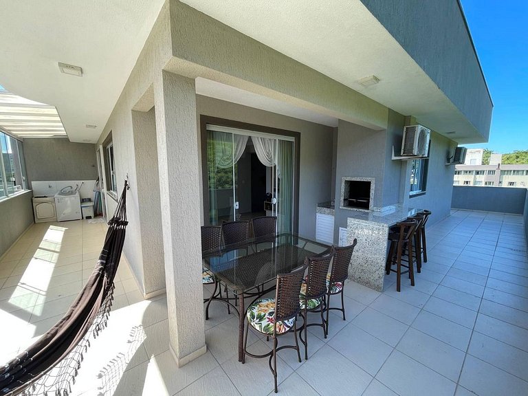 A10 - Cobertura com 03 dormitórios em Bombas