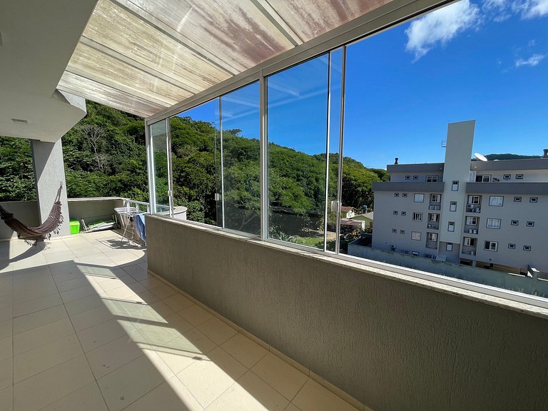 A10 - Cobertura com 03 dormitórios em Bombas