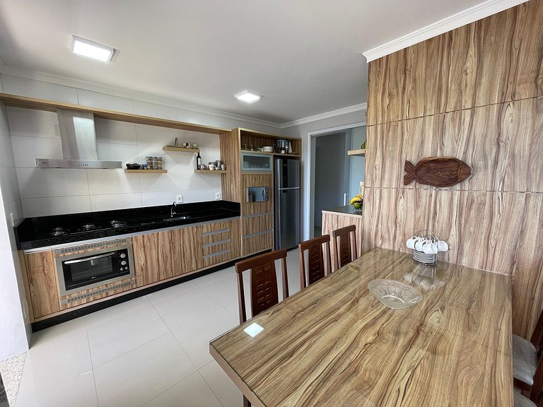 A10 - Cobertura com 03 dormitórios em Bombas