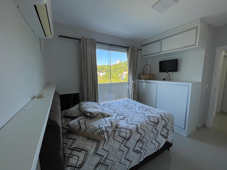 A10 - Cobertura com 03 dormitórios em Bombas