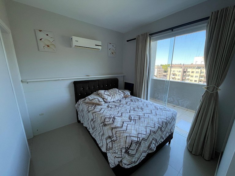 A10 - Cobertura com 03 dormitórios em Bombas