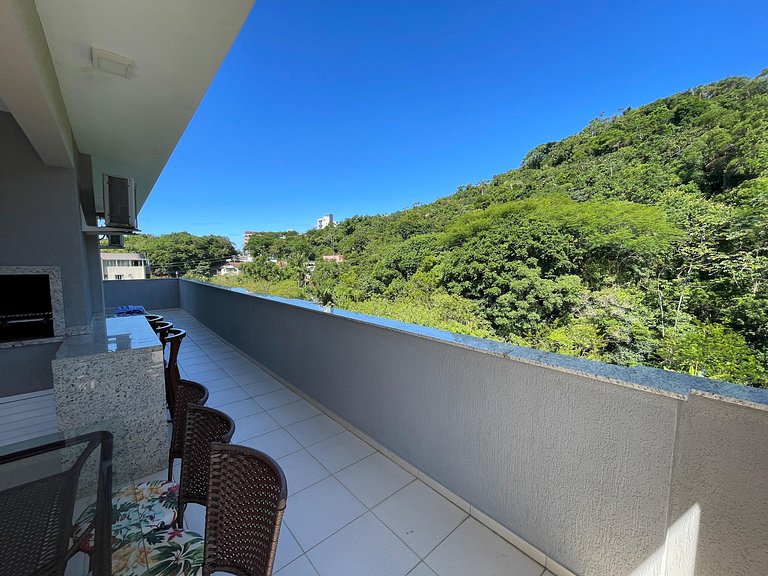 A10 - Ed.Giardino Cobertura com 03 dormitórios em Bombas