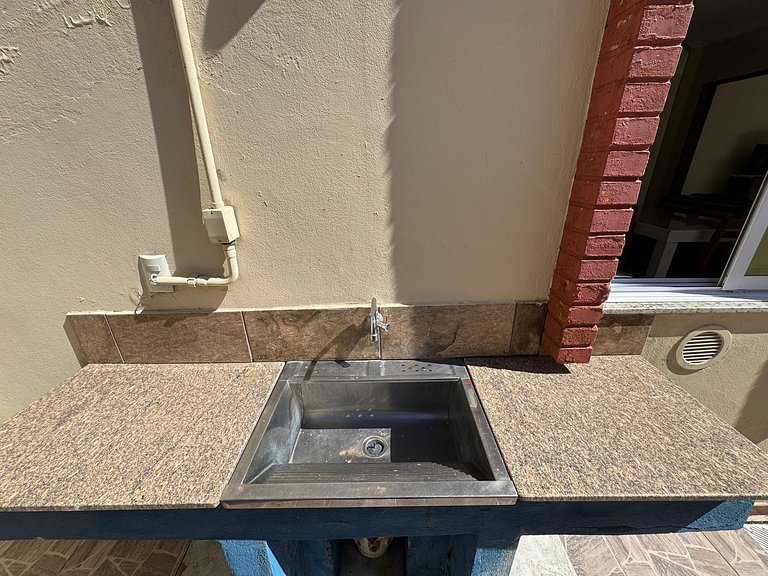 B11- Apartamento com 02 dormitórios no centro