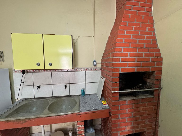 B11 - Res Berg - Apartamento com 02 dormitórios no centro de