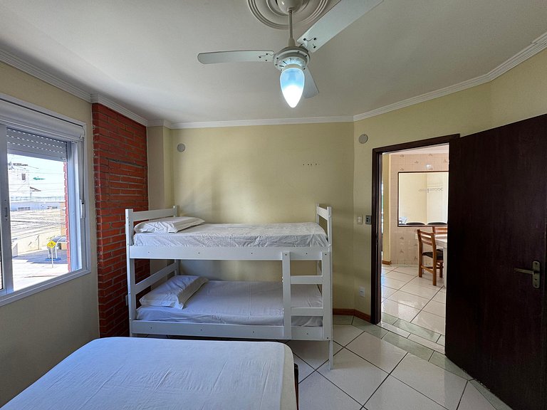 B11- Apartamento com 02 dormitórios no centro