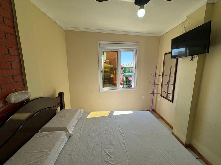 B11- Apartamento com 02 dormitórios no centro