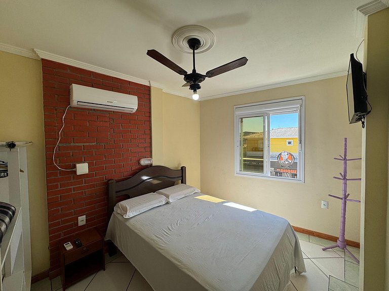 B11- Apartamento com 02 dormitórios no centro