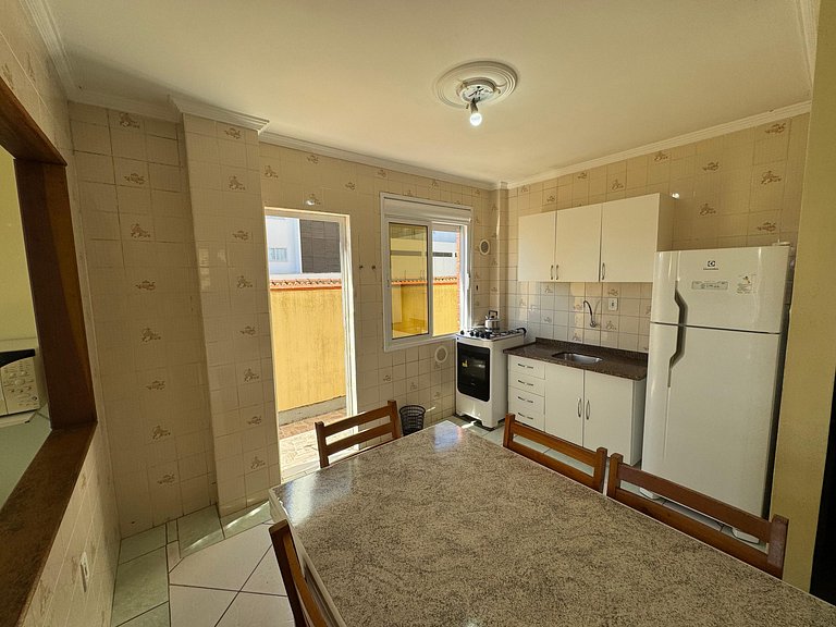 B11- Apartamento com 02 dormitórios no centro