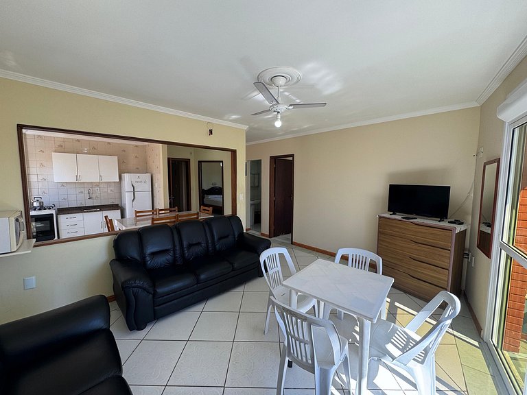 B11- Apartamento com 02 dormitórios no centro