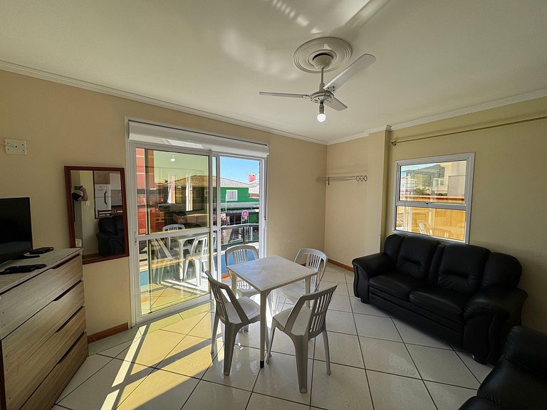 B11- Apartamento com 02 dormitórios no centro