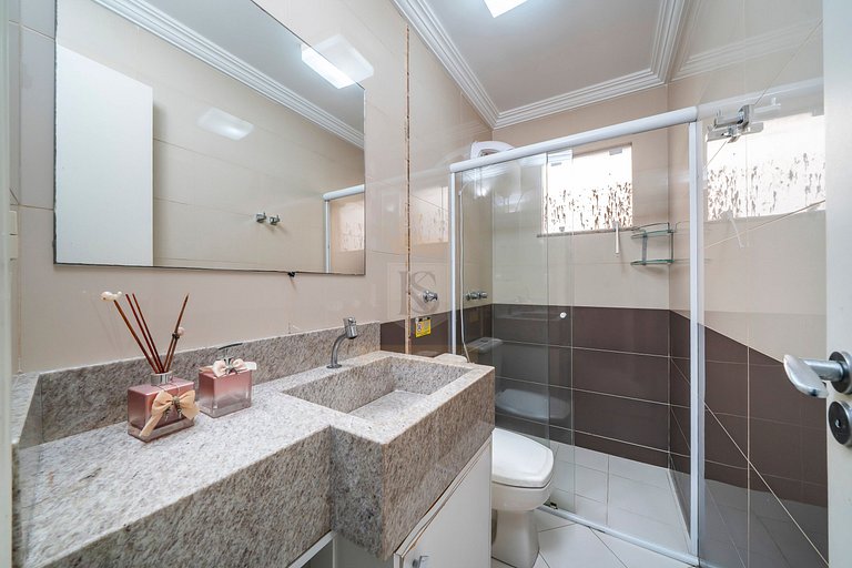 A03 - Shanan Apto 102 - 03 dormitórios perto da praia Bombin