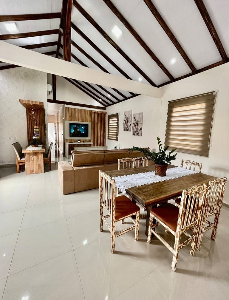 A108 - Casa com 3 quartos com jacuzzi em Mariscal