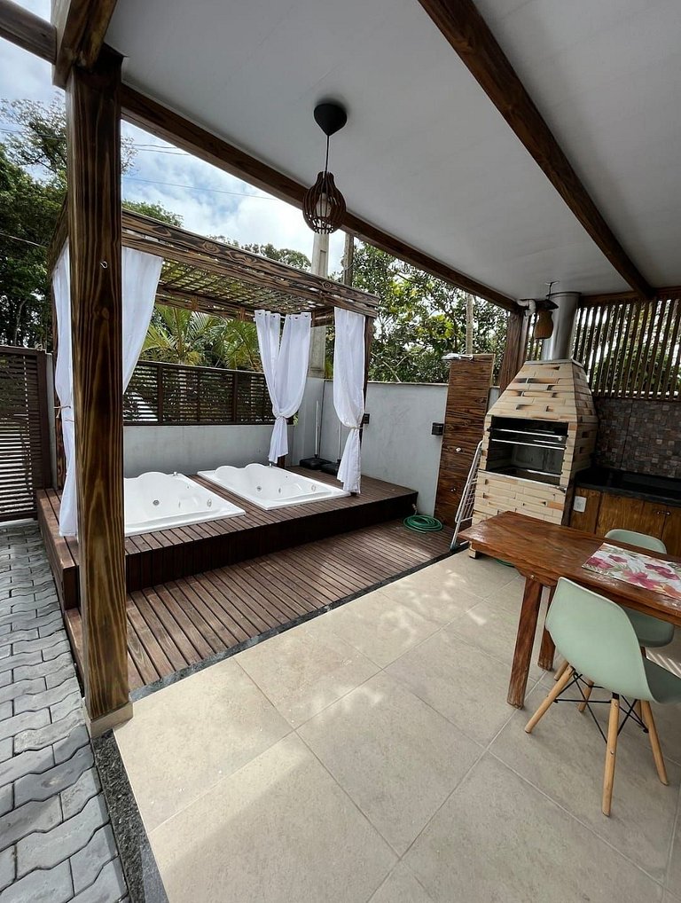 A108 - Casa com 3 quartos com jacuzzi em Mariscal