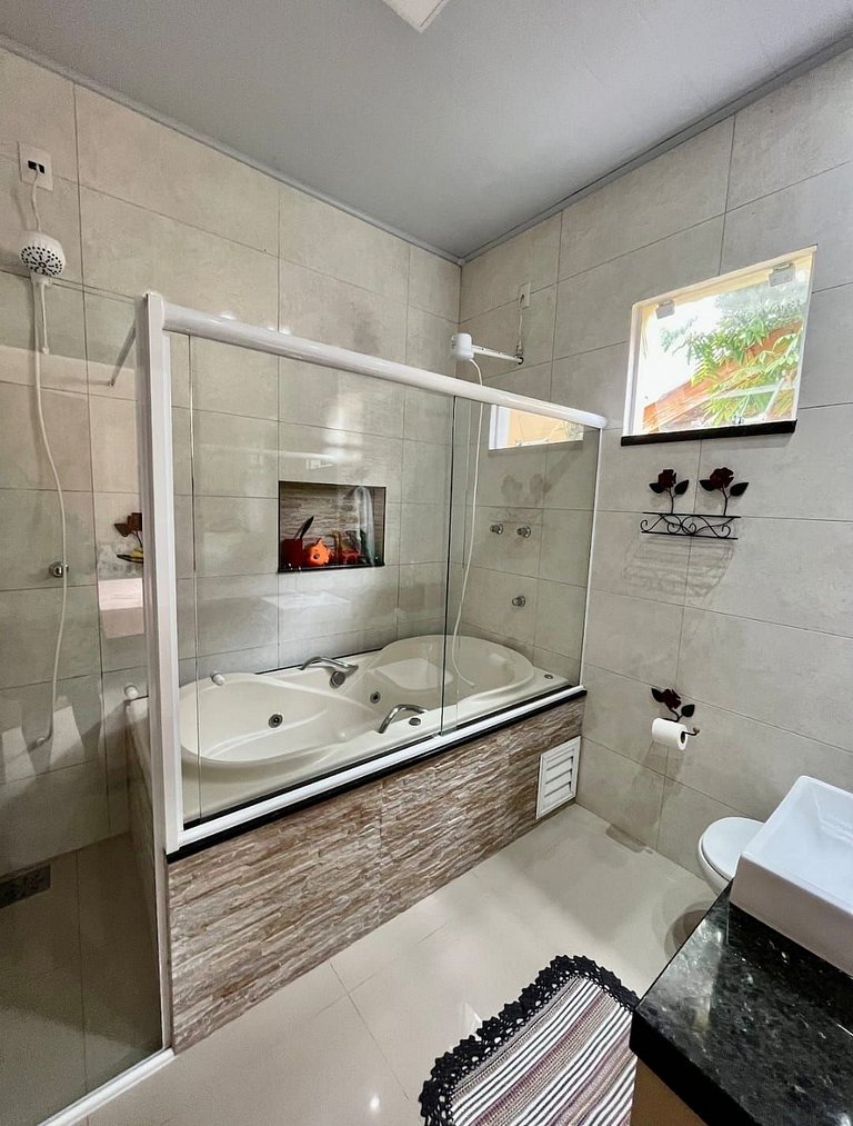 A108 - Casa com 3 quartos com jacuzzi em Mariscal