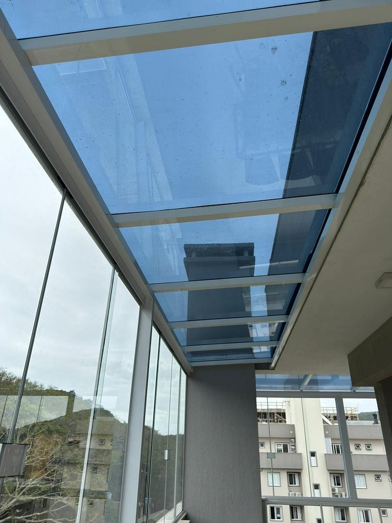 A10 - Cobertura com 03 dormitórios em Bombas