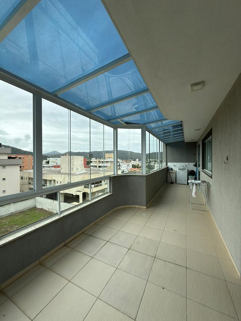 A10 - Cobertura com 03 dormitórios em Bombas